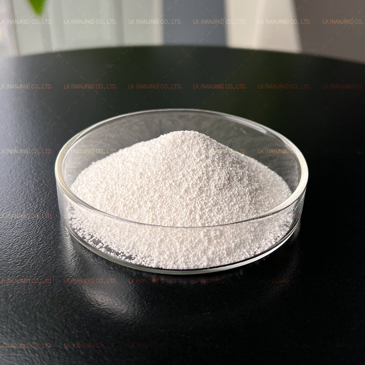 悲伤的99.2％苏打灰密集